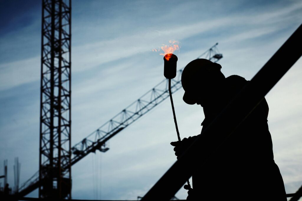 grupos-electrogenos-power-works-energia-fiable-para-obras-e-infraestructuras-de-construccion