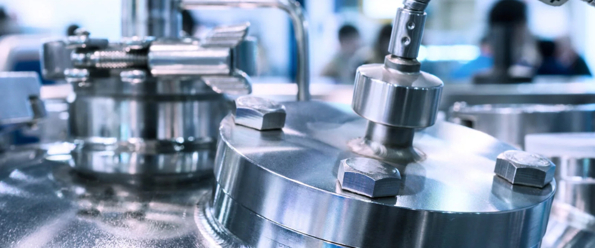 Grupos electrógenos para la industria química: cómo garantizar un suministro energético fiable en procesos críticos